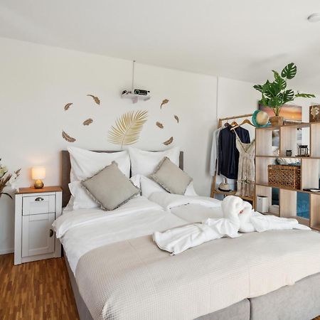 Business I Family Apartment I 1-4 Personen - Aare Blick, Nahe Altstadt I Beamer - 99" Leinwand I Terrassen Lounge Und Parkplatz Brugg  Exterior foto