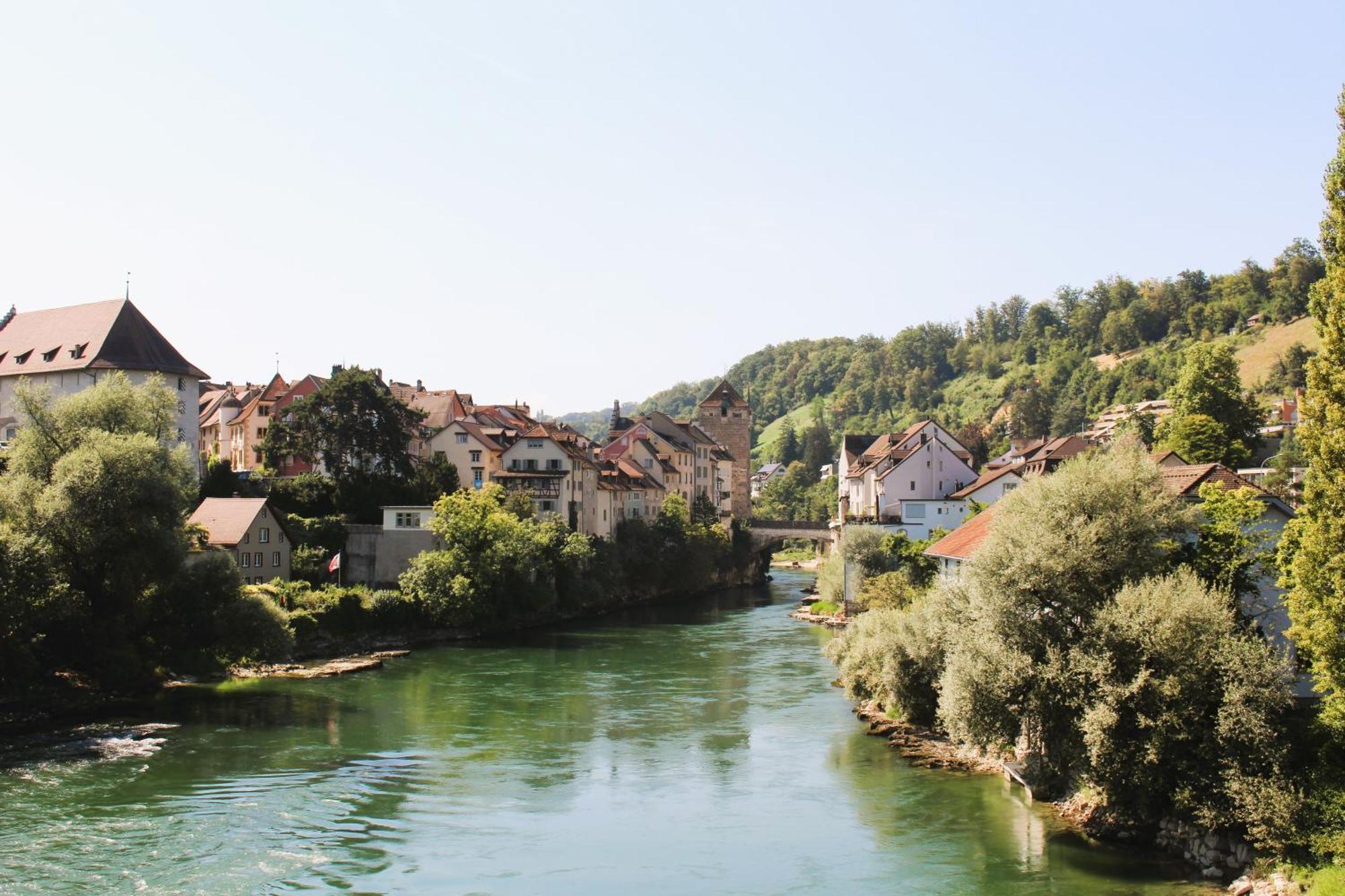 Business I Family Apartment I 1-4 Personen - Aare Blick, Nahe Altstadt I Beamer - 99" Leinwand I Terrassen Lounge Und Parkplatz Brugg  Exterior foto